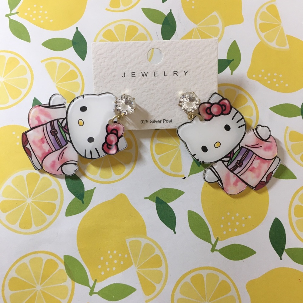 🍊NWT Sanrio Hello Kitty Pink Kimono CZ Earrings - Picture 7 of 12